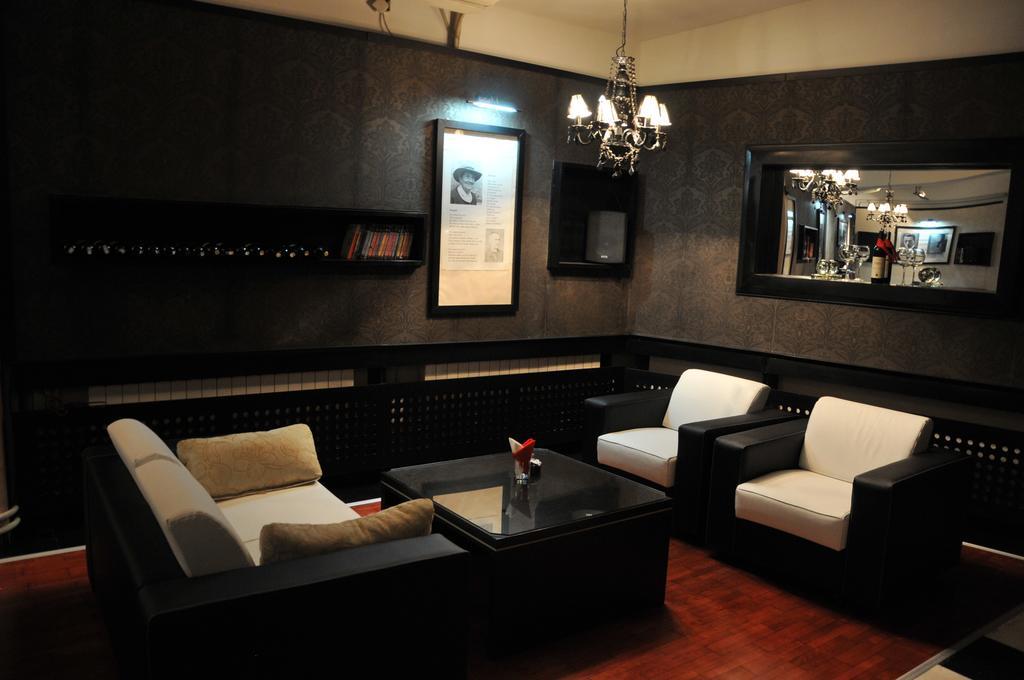 Hotel Beograd Lukavica Екстериор снимка