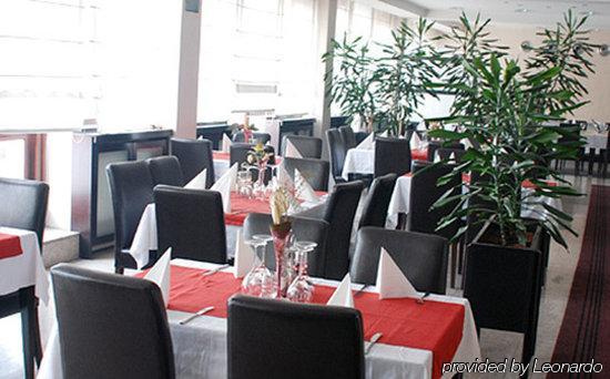 Hotel Beograd Lukavica Екстериор снимка